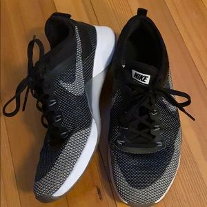 Nike training zoom dynamic size 7.5